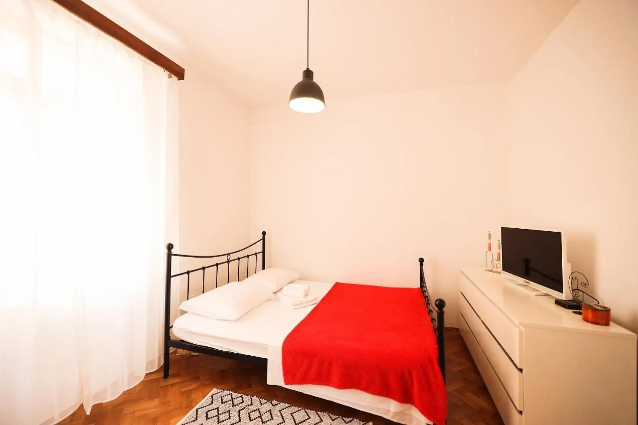 Cozy Studio Apartments In City Centar Stosija Zara